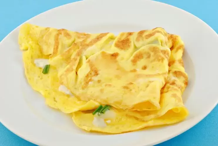 omelet with cheese for a carbohydrate -free diet