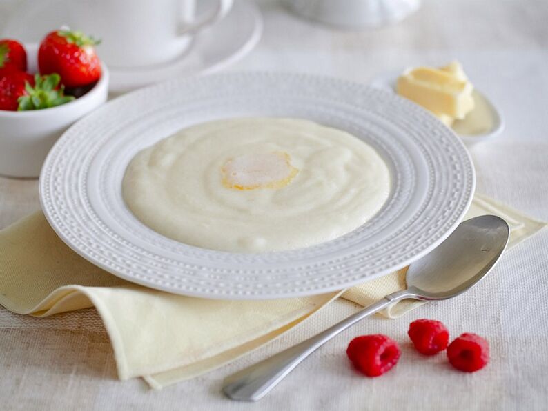 Semolina porridge is an ideal breakfast for a day of cereals in the 6 petals diet